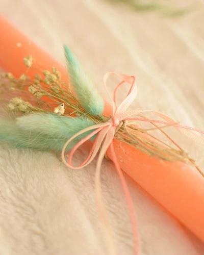 Λαμπάδα με αποξηραμένα λουλούδια