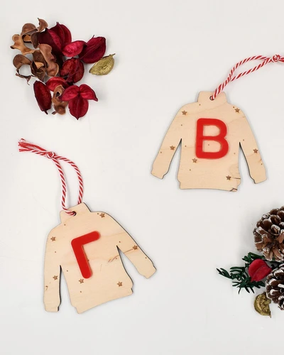 Ξύλινο στολίδι - Πουλόβερ με Μονόγραμμα