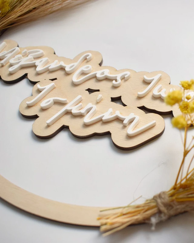 Ξύλινο Προσωποποιημένο Στεφάνι με Ονόματα